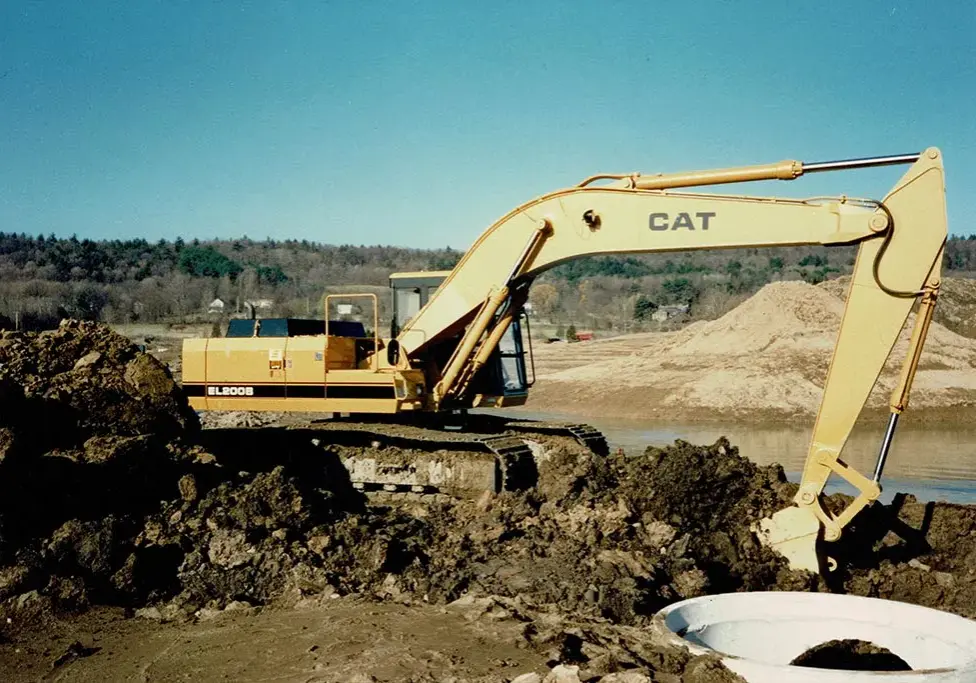 A historic photo of an excavator.